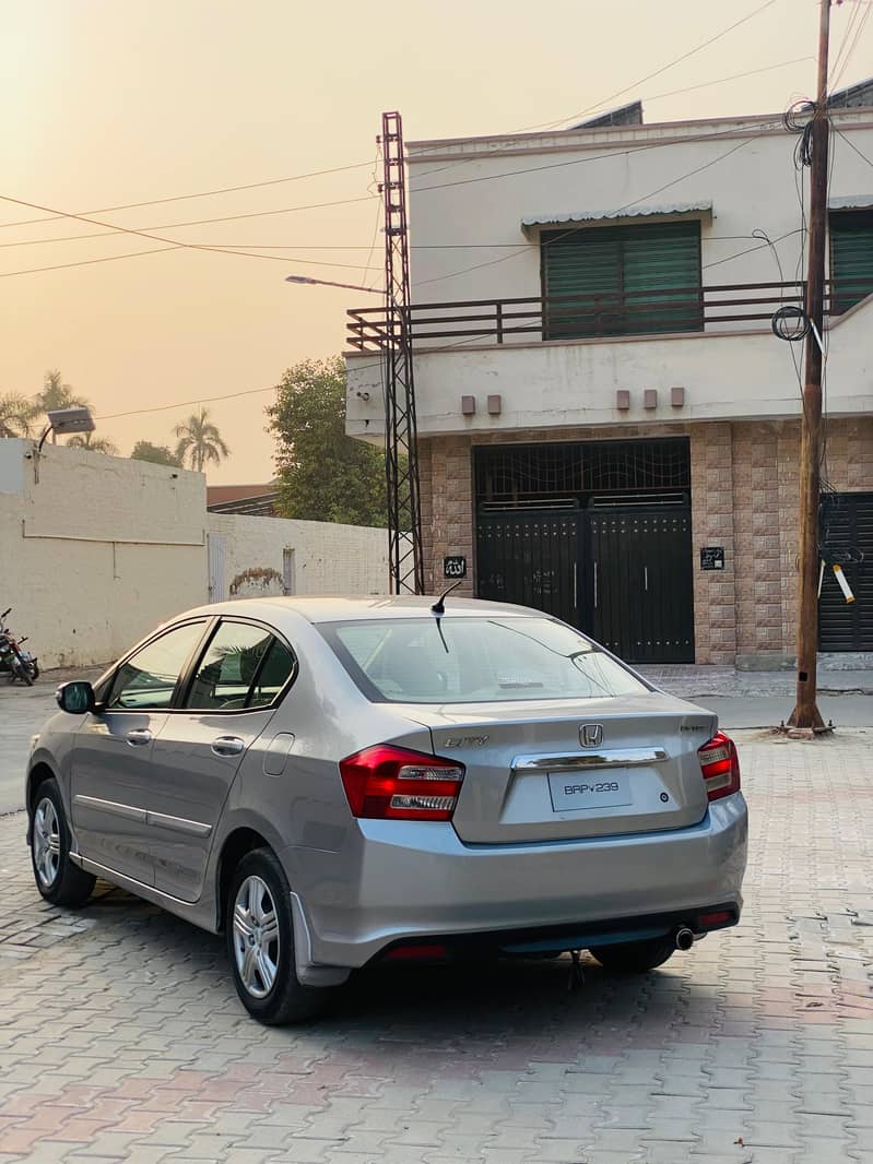 Honda City 2020 Dec 2021 Register Total original

                                                            alt=