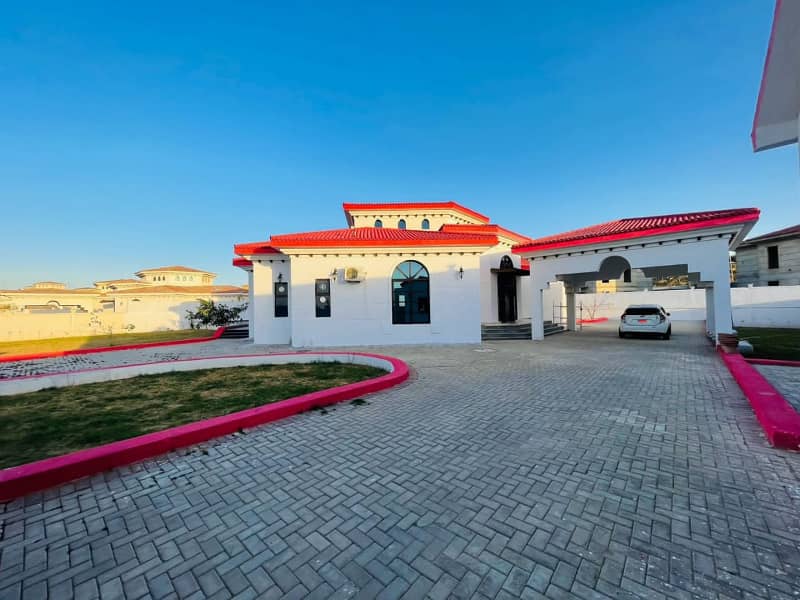 Farmhouse Available for rent for events and parties

                                                            alt=