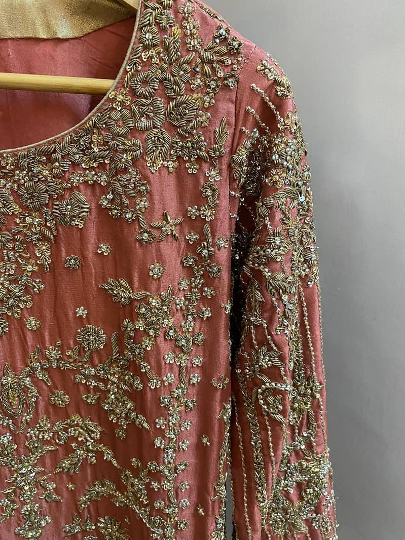 heavy formal dress on pure raw silk

                                                            alt=