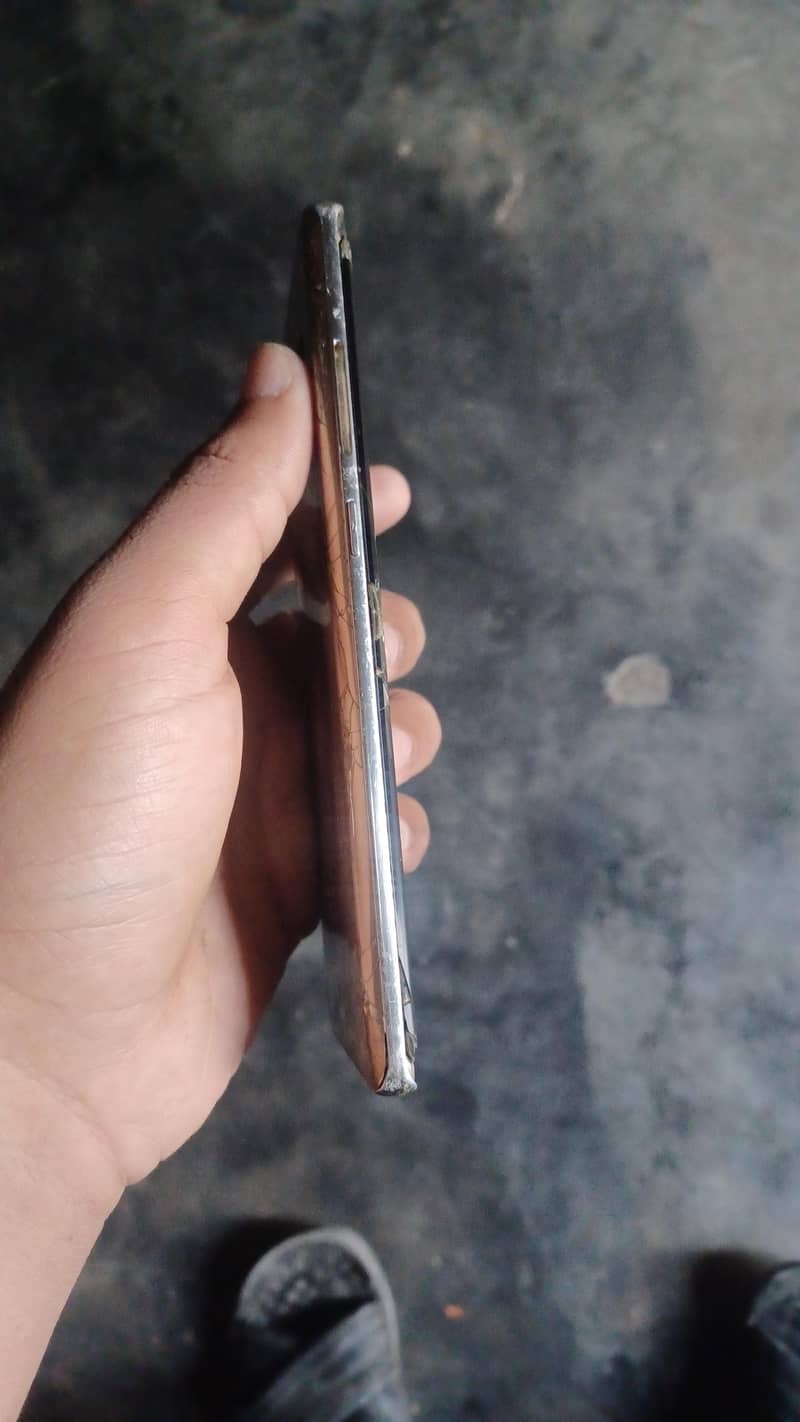 Samsung note 8

                                                            alt=