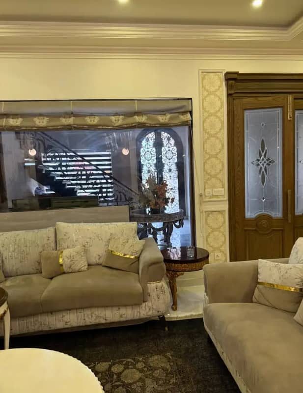 Urgent for rent in 1 kanal furnished nishtar block bahria town Lahore

                                                            alt=