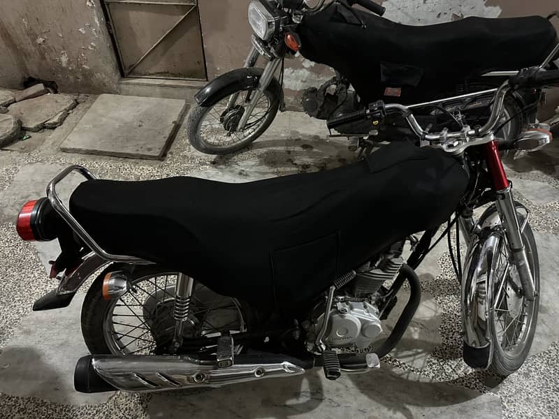 Honda 125

                                                            alt=