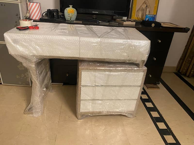 white deco dressing table excellent condition

                                                            alt=