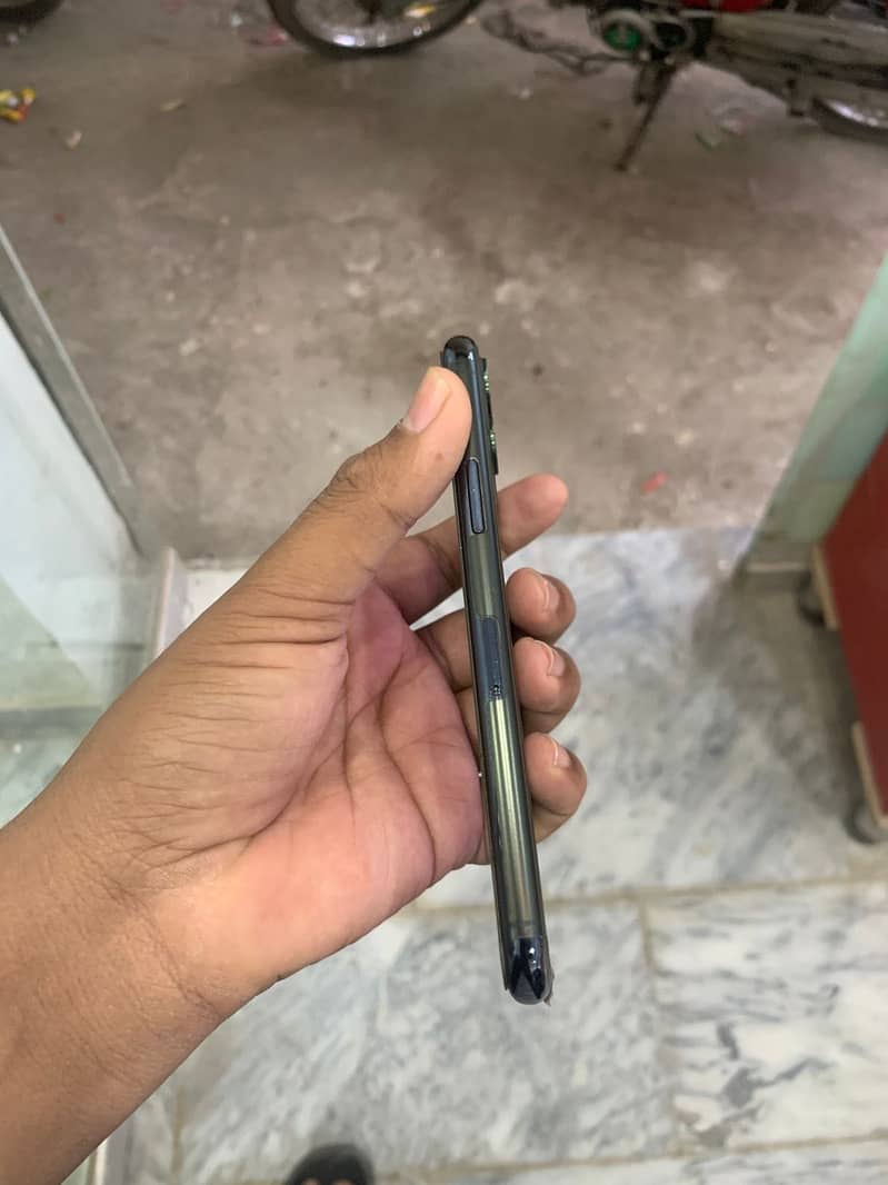 iPhone 11 Pro non pta But onic sim or battry srveice per ha 256 GB

                                                            alt=