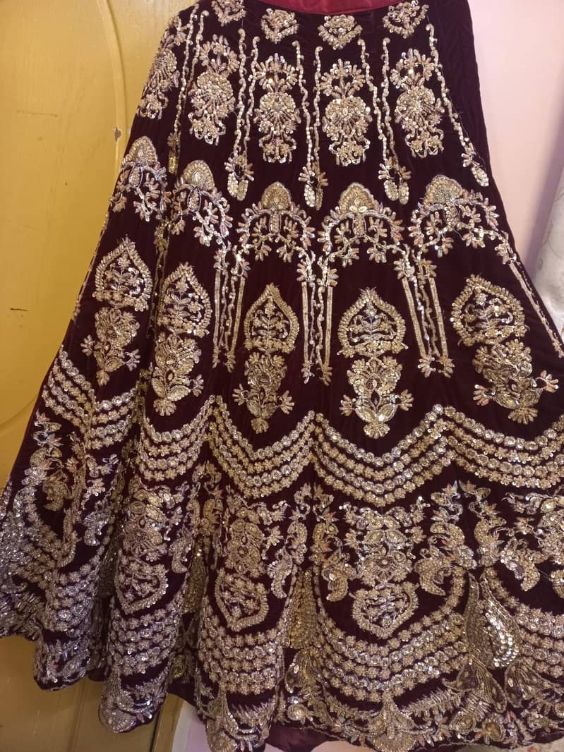 Bridal Dress |Barat Dress |Bridal Velvet Lehanga |Embroidered Lehanga

                                                            alt=