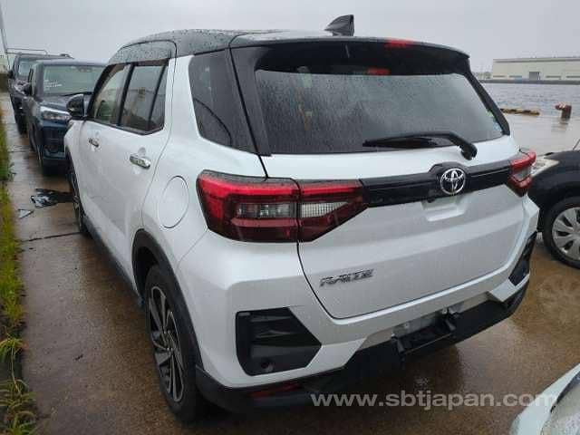 Toyota Raize Z 2020, P. white 360 camera 4.5 grade Two Tone 22k km

                                                            alt=