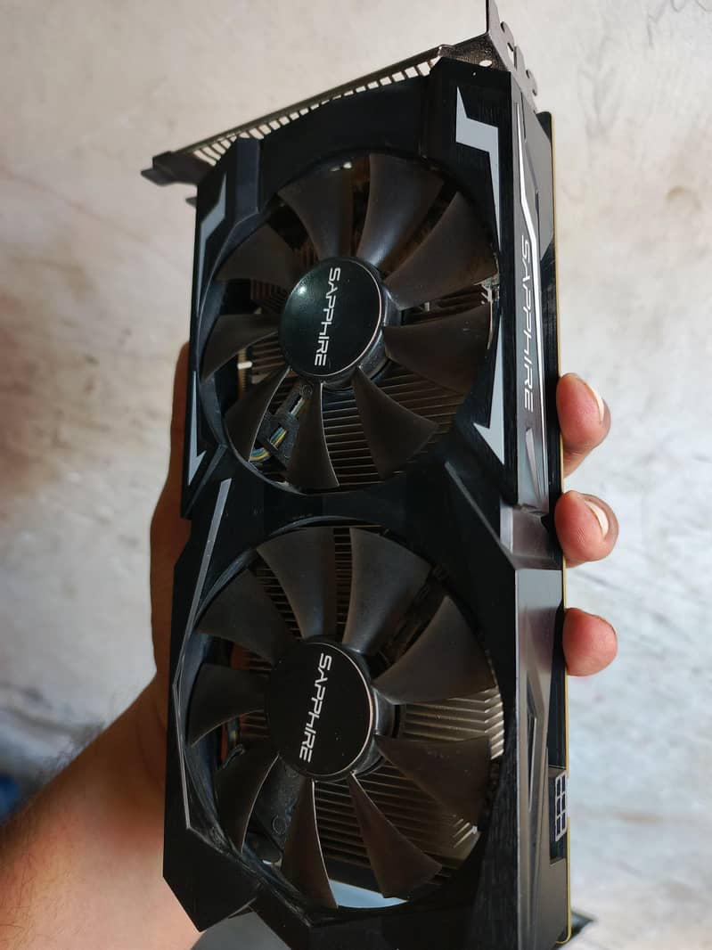 AMD Radeon RX 560 4GB Sapphire Graphics Card condition 10/9

                                                            alt=