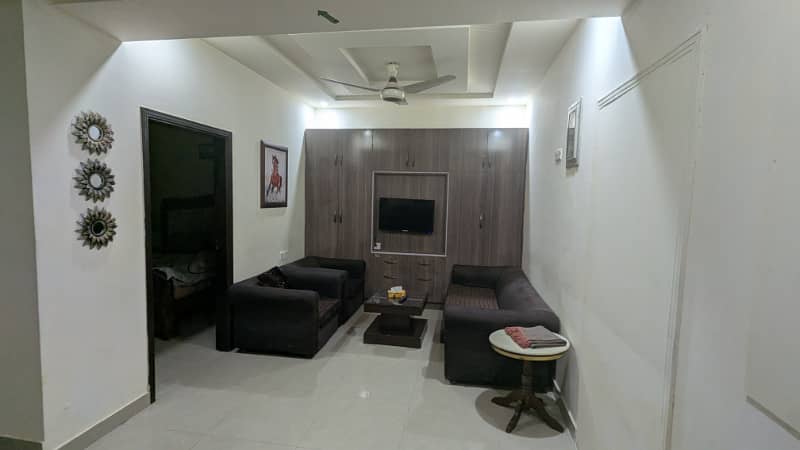 ONE BED TVL/KITCHEN AVAILABLE FOR RENT ON DAILY BASIS IN ISLAMABAD

                                                            alt=