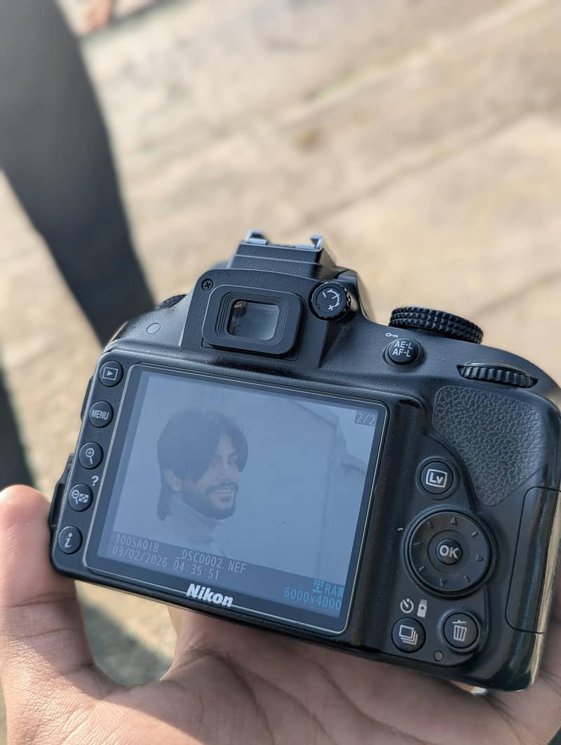 Nikon D3300 VR 55-200

                                                            alt=