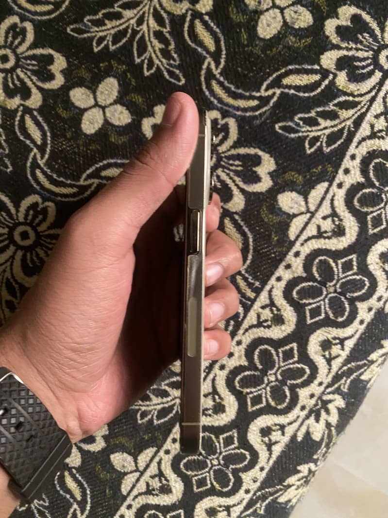 iPhone 14 Pro jv

                                                            alt=