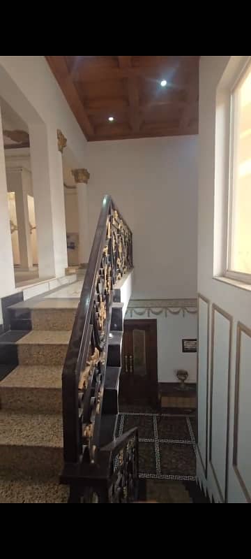 10 Marla Spanish Double Storey House

                                                            alt=