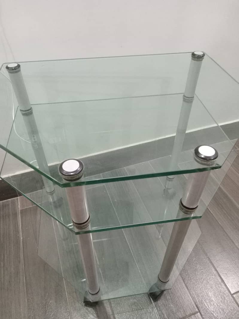 shessay ki  wheel wali tea trolley

                                                            alt=