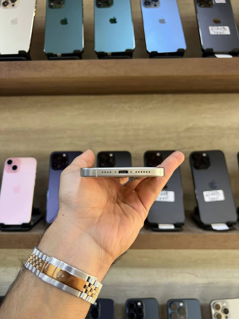 Apple iPhone 15 /15 Pro Max JV

                                                            alt=