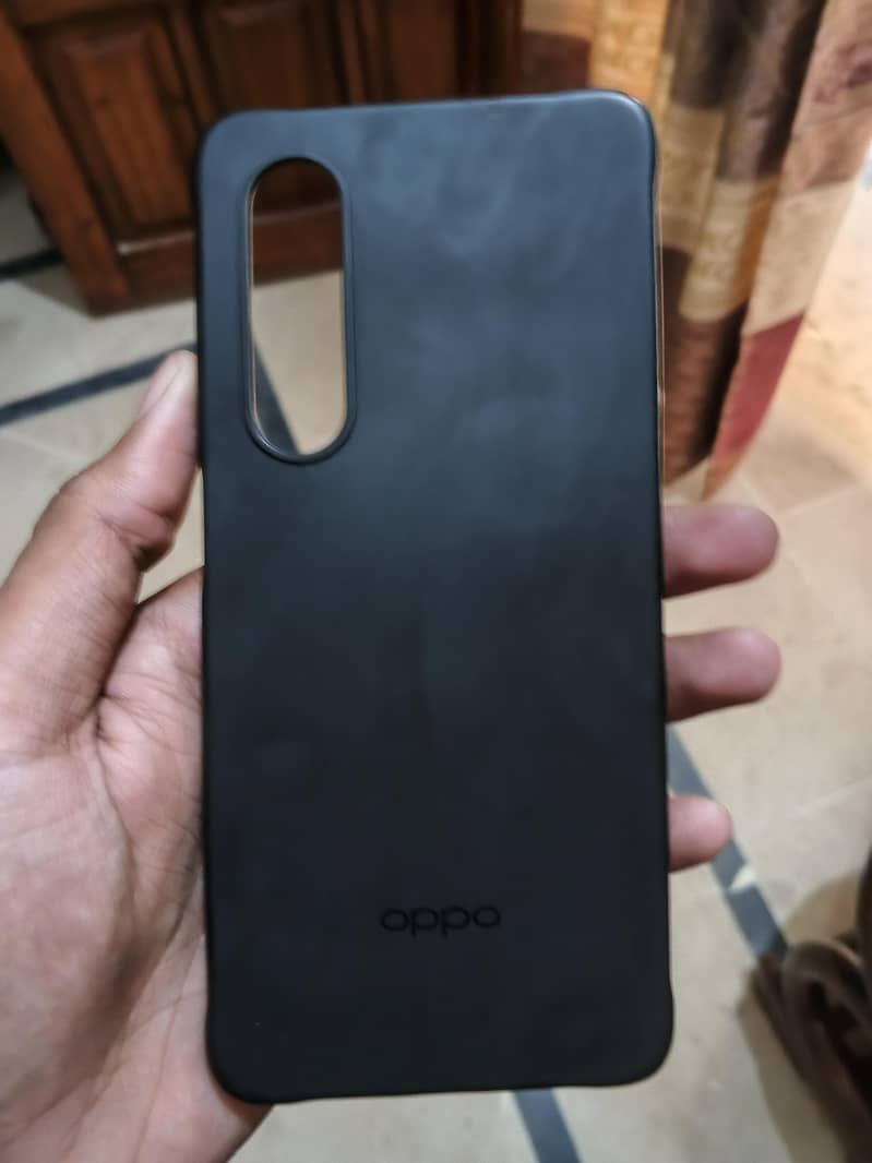 OPPO a5 6 128 2 month only used with all box and accessories

                                                            alt=