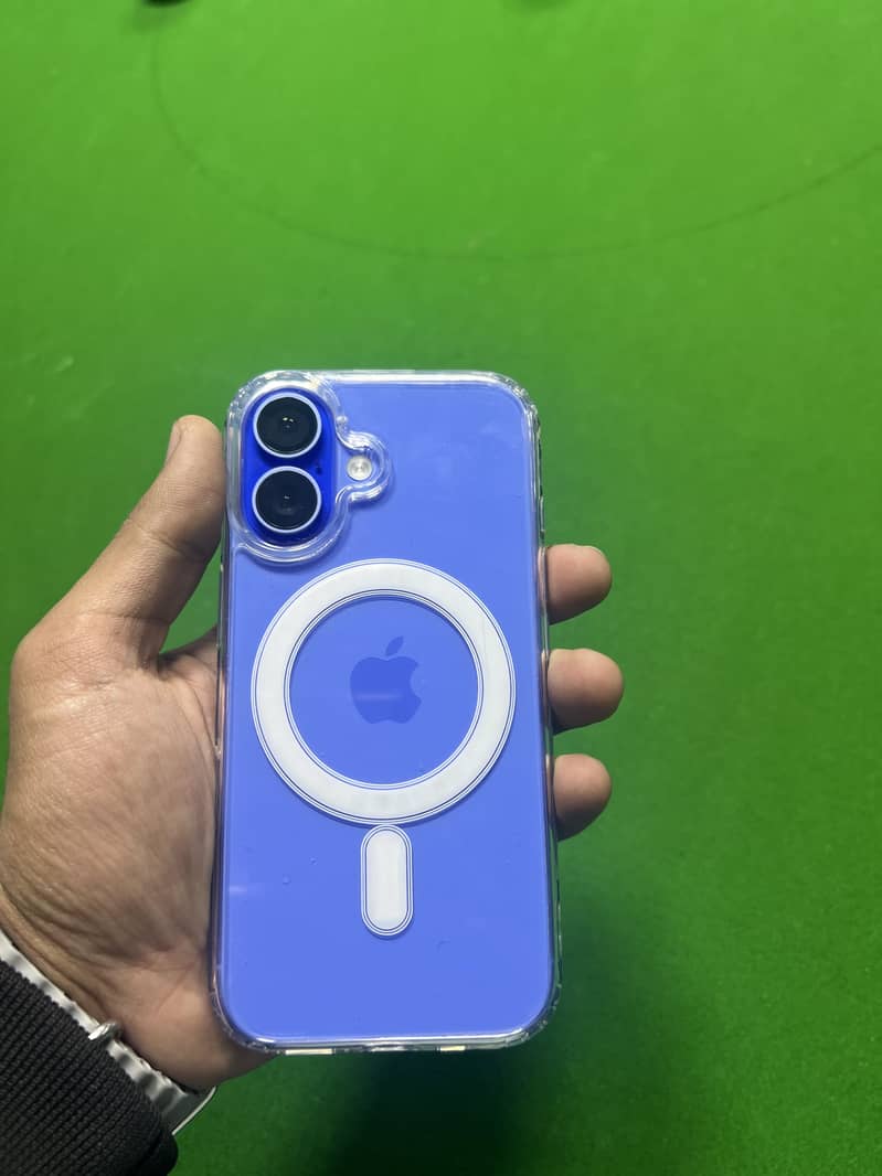 Iphone 16 with box

                                                            alt=