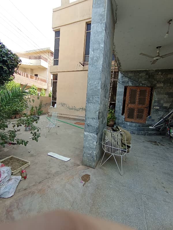 10 Marla Corner Owner Build Triple Storey House For Sale In Johar Town Phase 1

                                                            alt=