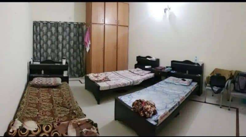Pwd Executive Hostel for Jobians with All facilities

                                                            alt=