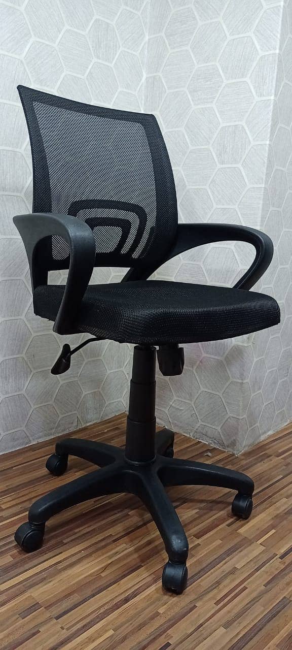 All Kinds of Revolving Chairs available for sale

                                                            alt=