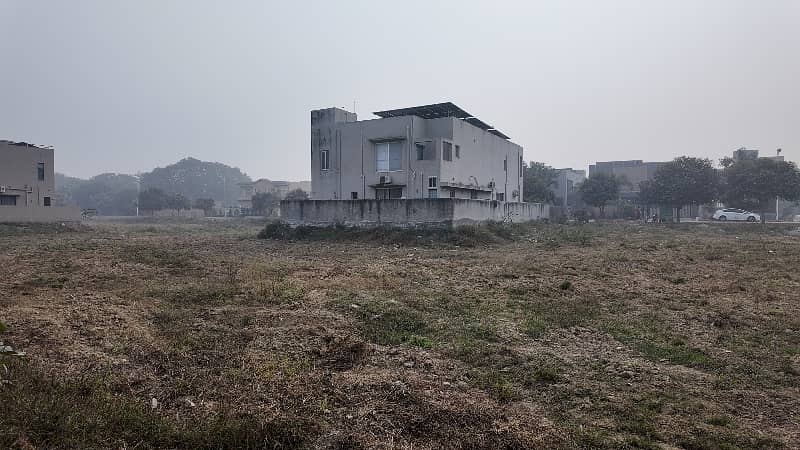 "Plot No. 406 Back of Main Road, Block R: Where Luxury Meets Location in DHA Phase 7"

                                                            alt=