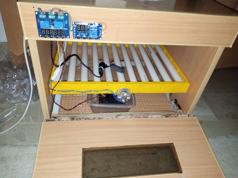 digital electonic temperature, humidity controllers etc available

                                                            alt=