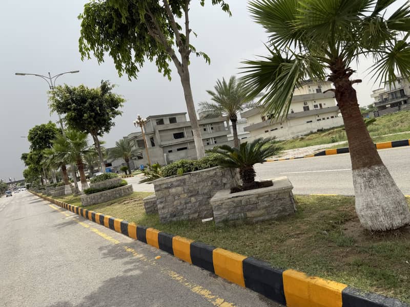 F-17 T&T SIZE 35*70 PLOT FOR SALE ON MINIUMUM PRICE GOOD LOCATION FIRST COME FIRST AVAIL

                                                            alt=