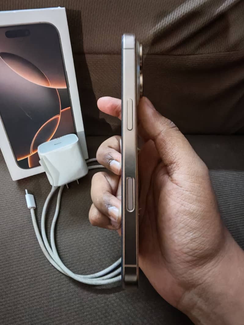 iPhone 16 Pro 256Gb FU Physical Sim

                                                            alt=