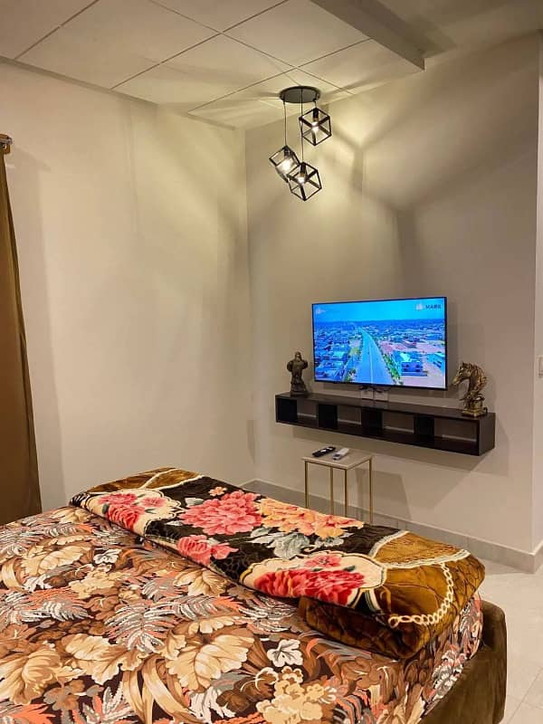 Short time 1bed ROM full furnished apartments safe and scour 100%coupe allow

                                                            alt=