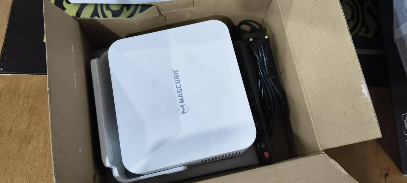 FULL HD 4k 4 ANDROID SMART PROJECTOR/MULTIMEDIA PROJECTOR/HOME CINEMA

                                                            alt=