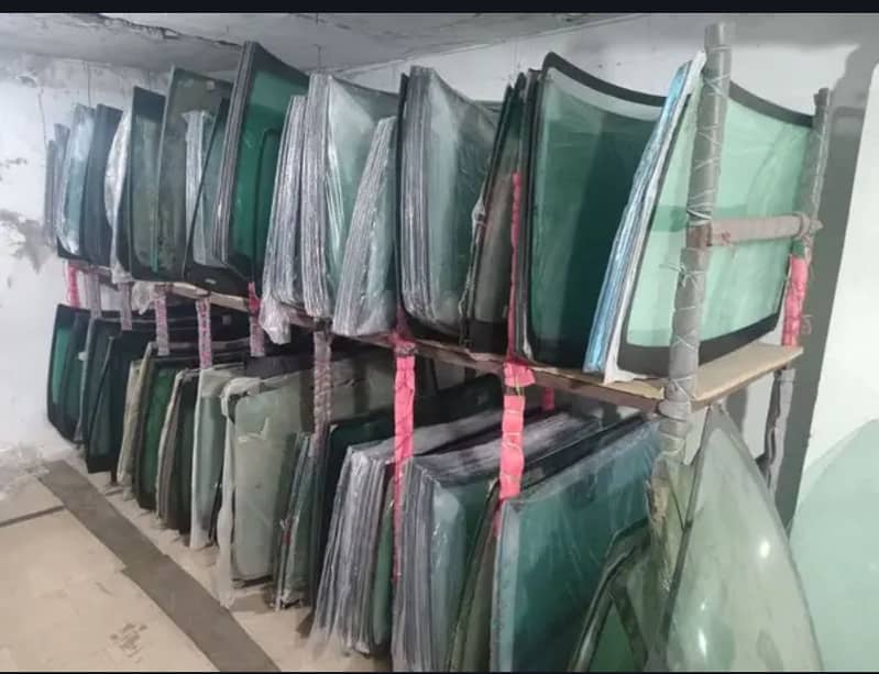 Windscreen,Honda city,Civic,Corrola,Prado,Fortuner,Alto,Cultus,waganor

                                                            alt=