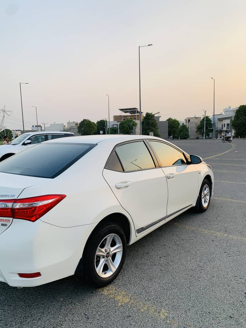 Toyota Corolla XLi 2016

                                                            alt=