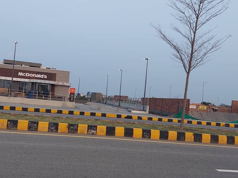 PLOT # 1793 RESIDENTIAL PLOT LOCATED IN THE BEST BLOCK OF DHA LAHORE.

                                                            alt=