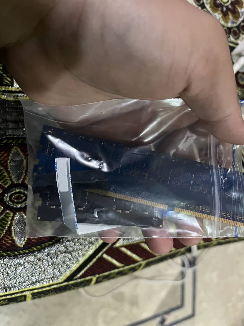 Laptop and pc ram

                                                            alt=