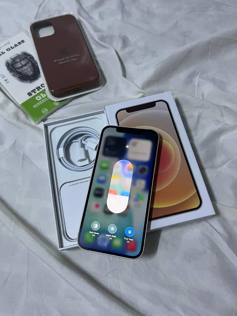 iphone 12 128 GB full box pta approved call me 0327/6760/726

                                                            alt=