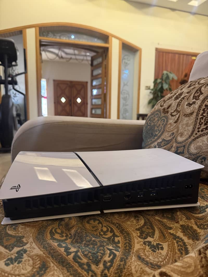 PS5 Slim Disc Edition (UK Model) in Mint Condition. Only 2 months used

                                                            alt=