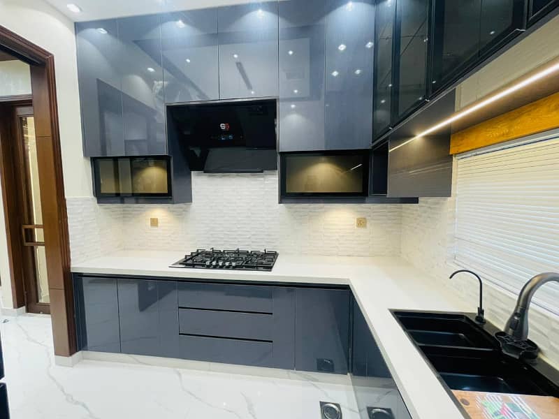 Modern design, full of luxury and style, 9.33 M House for sale

                                                            alt=