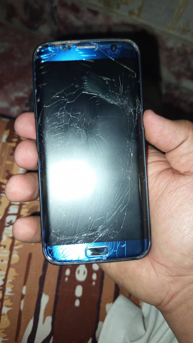 Samsung S7 Edge  (non pta)

                                                            alt=