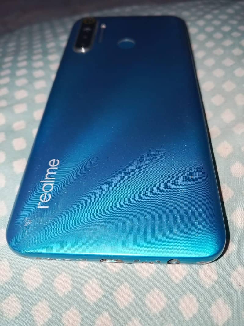 VIP mobile saf pice hai relme 5ii