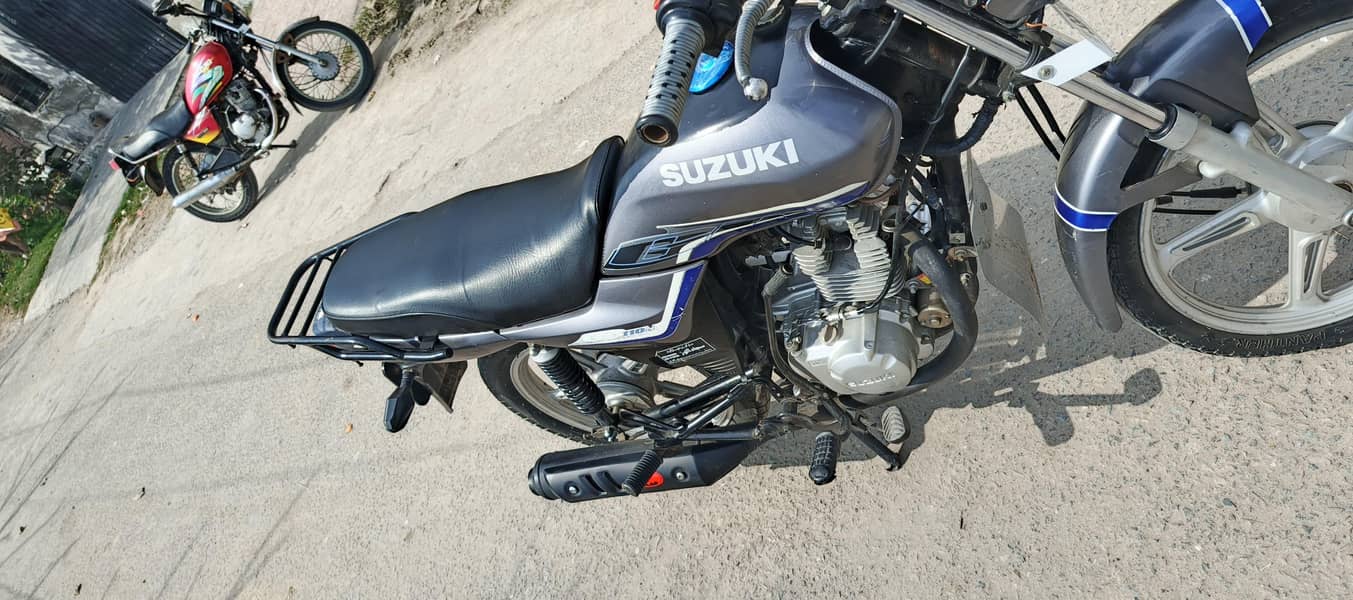 suzuki Gd 110s Fazool log dur rahyn

                                                            alt=