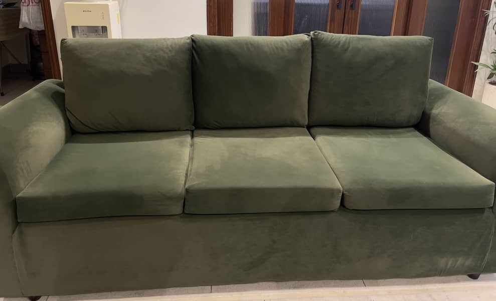 7 Seater Sofa Set (3+2+1+1) – Green – Almost Brand New

                                                            alt=