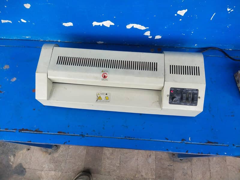 A3 Size Laminator machine metal body

                                                            alt=