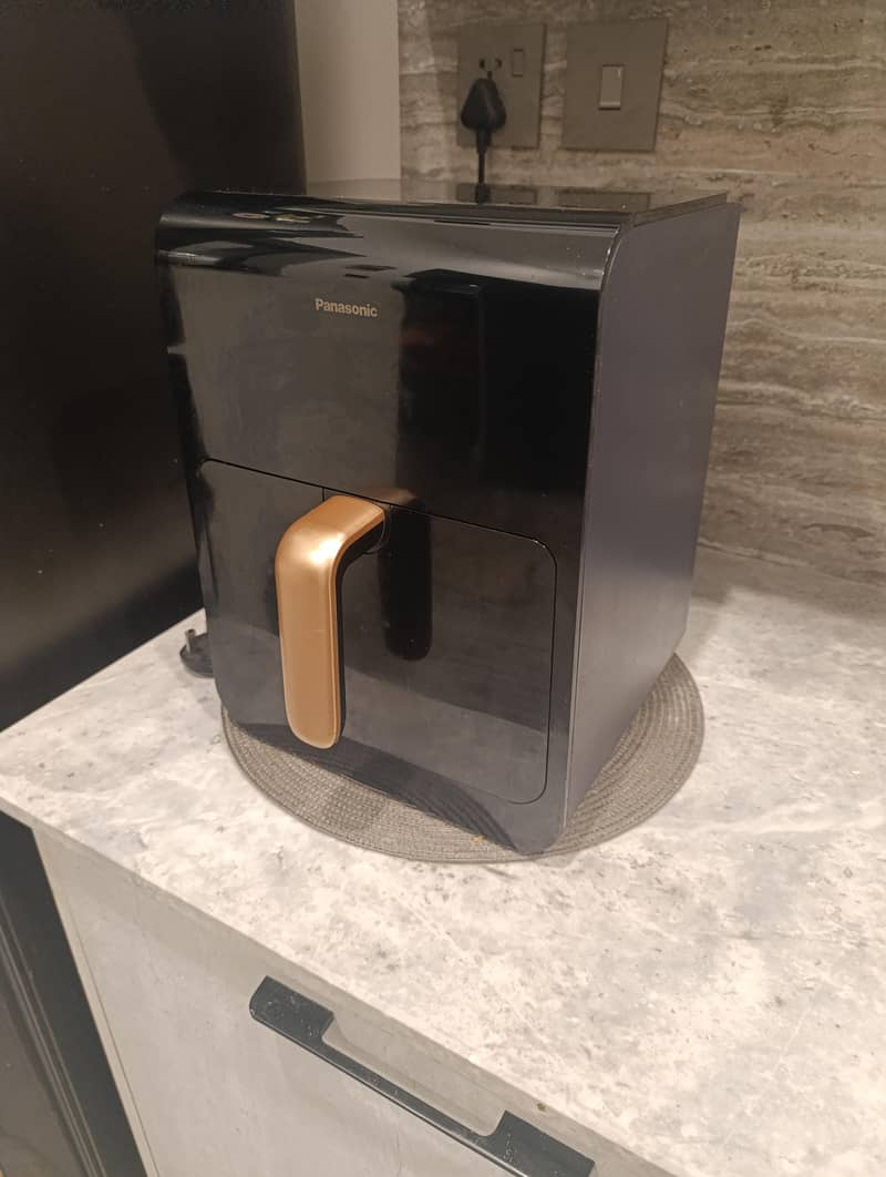 Panasonic NF-CC600(Original) 6 Liters In excellent condition

                                                            alt=