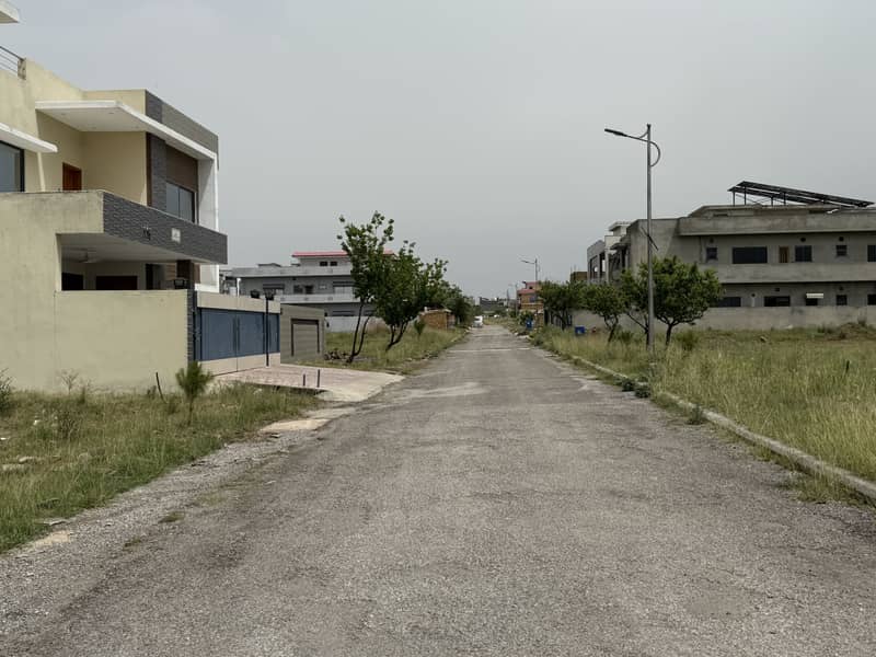 F-17 T&T 7 Marla PLOT FOR SALE ON GOOD LOCATION READY FOR NEAR TO POSSISSION

                                                            alt=