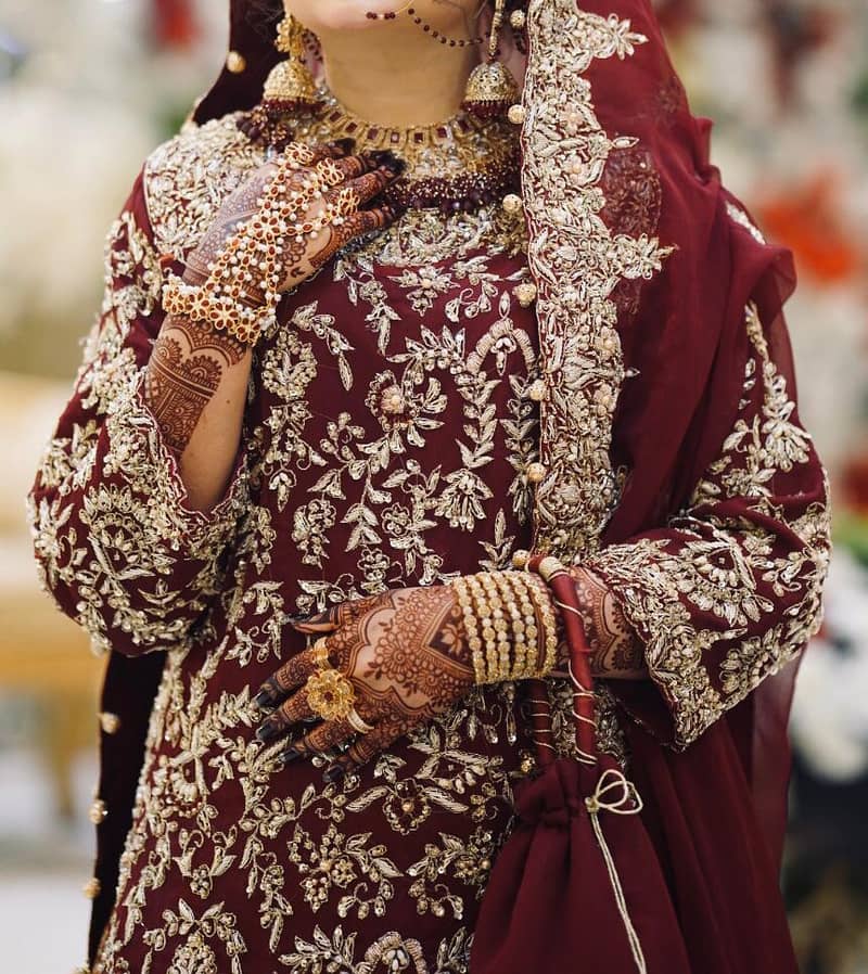 Bridal lehanaga  for sale

                                                            alt=