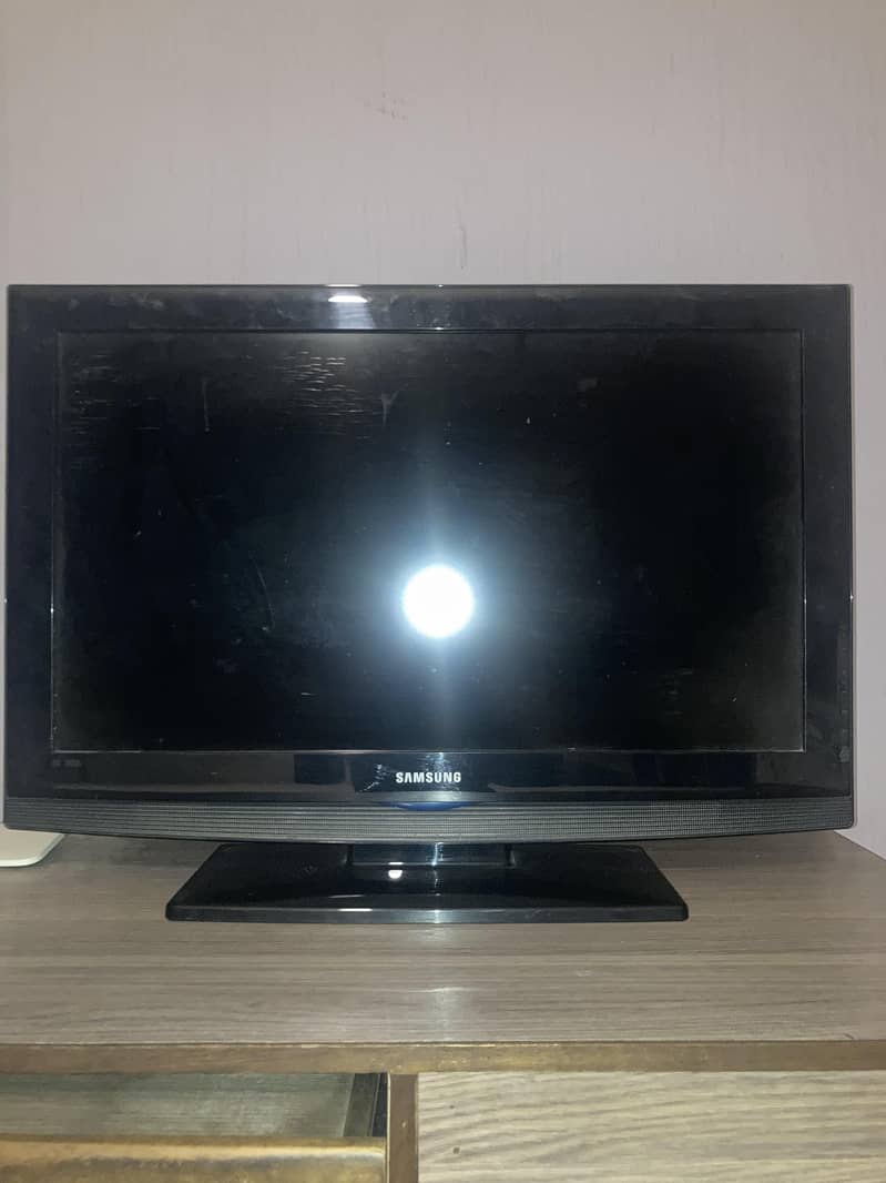 Samsung 32 inch LCD TV FHD

                                                            alt=