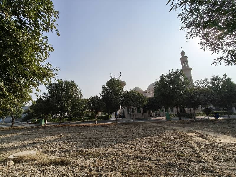 Ground Floor Shop For Sale in Talha Block Bahria Town Lahore

                                                            alt=