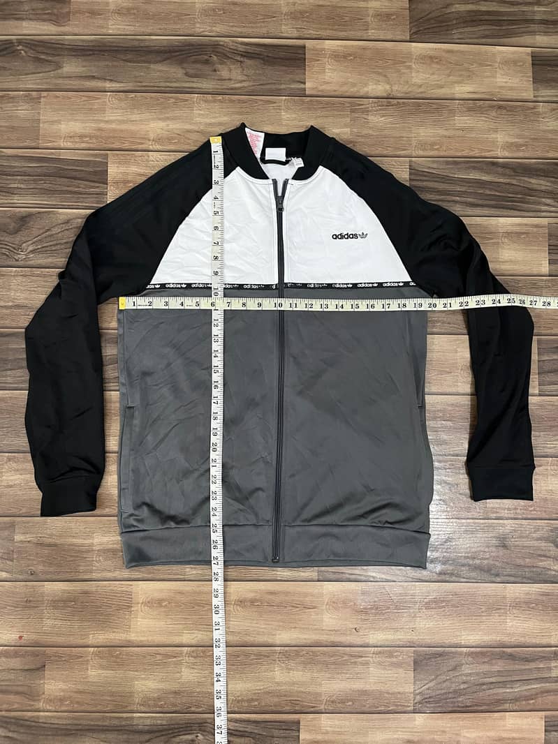 Nike adidas puma underarmour jordan

                                                            alt=