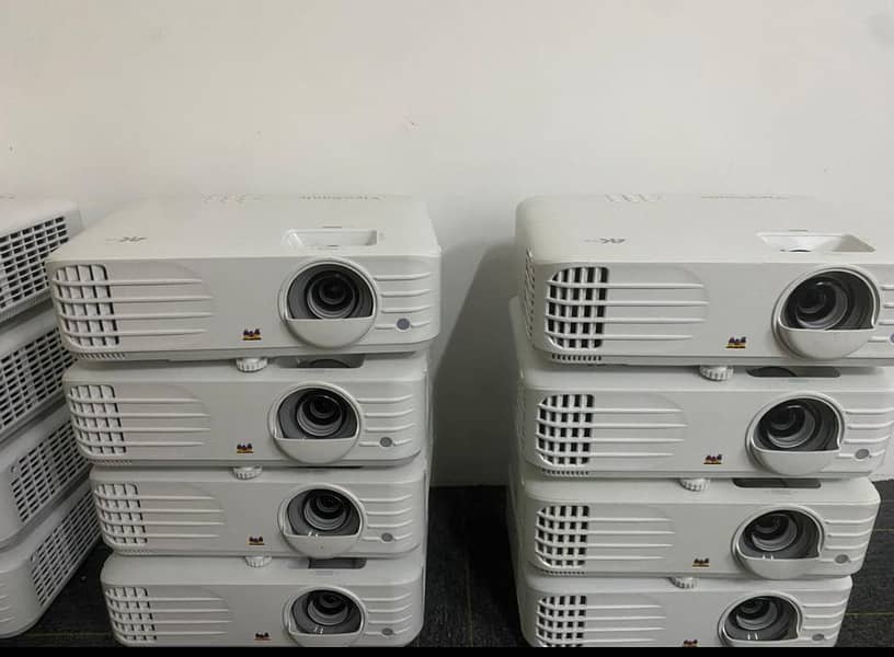 Multimedia VPs projector Panasonic 2k, 4k, UJD, Full hd epson optoma

                                                            alt=