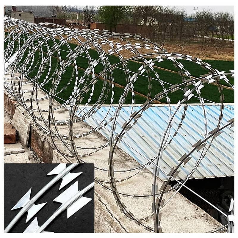Razor Wire Barbed Wire Security Wire Welded Mesh Jali Chain Link Fence

                                                            alt=