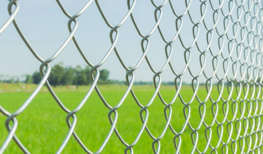 Razor Wire Barbed Wire Security Wire Welded Mesh Jali Chain Link Fence

                                                            alt=