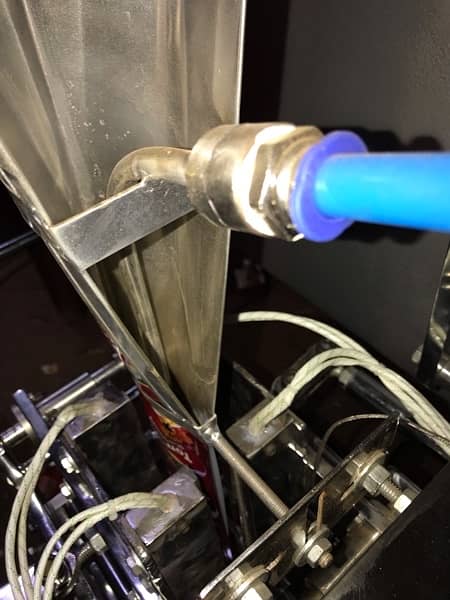 Liquid Filling Packing Machine For Ketchup Shampoo Juice Beauty Cream

                                                            alt=